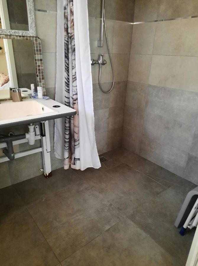 Appartement Les violettes à Menton Extérieur photo