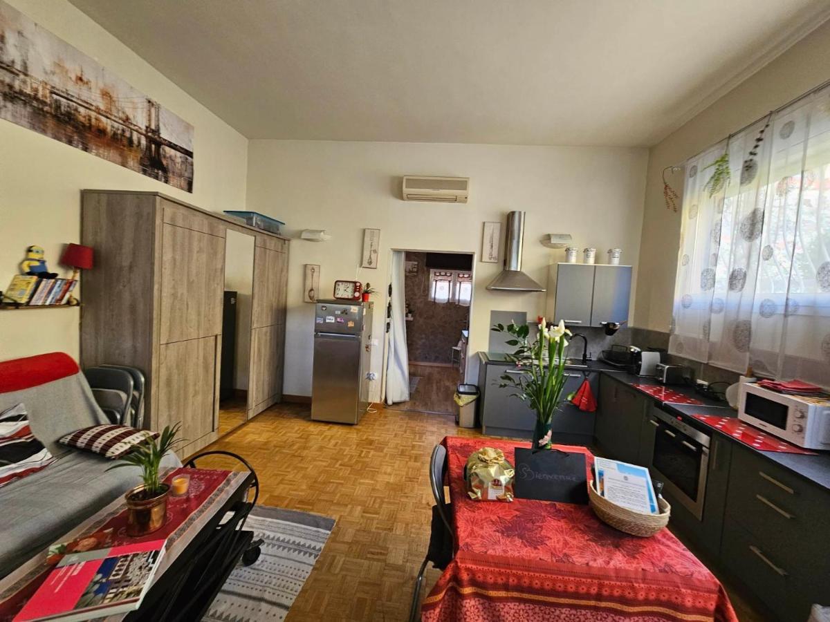Appartement Les violettes à Menton Extérieur photo