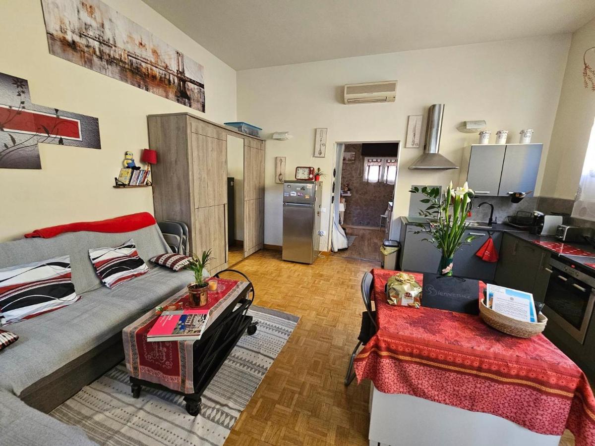 Appartement Les violettes à Menton Extérieur photo