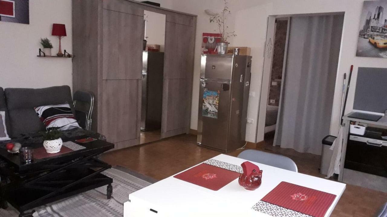 Appartement Les violettes à Menton Extérieur photo