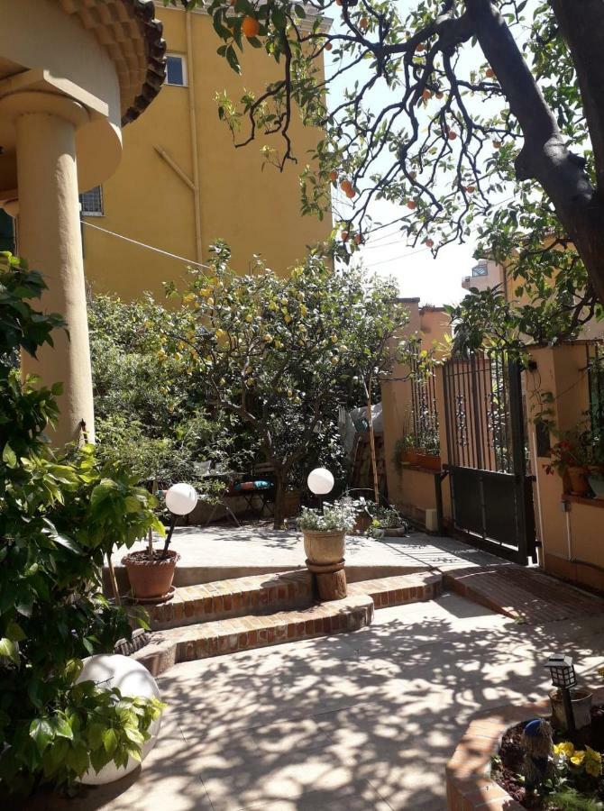 Appartement Les violettes à Menton Extérieur photo